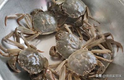 ​螃蟹怎么清洗和处理（）螃蟹好吃，很多人不知道怎么清洗才最干净，其实方法超
