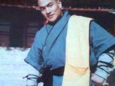 ​李连杰师兄，13岁获全国武术冠军，演《水浒传》时迁红遍全国