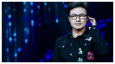 ​汪峰3个女儿1个儿子，同个爸不同妈，待遇也天差地别，最惨是她