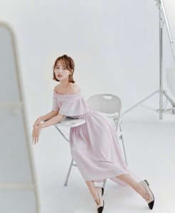 ​女演员张嘉倪性感甜美时尚写真