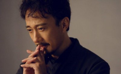 ​瑞典籍中国男演员，任中戏教师！有全能型人才美称的赵立新！