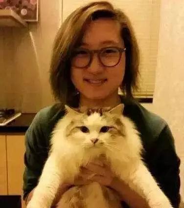 成龙终于承认小龙女了?