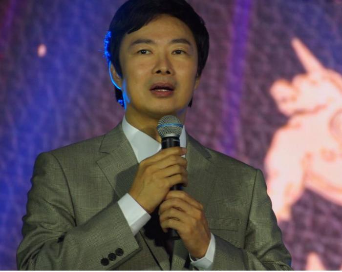 费玉清演唱会现场宣布封麦，痛哭5分钟，含泪声称绝不复出
