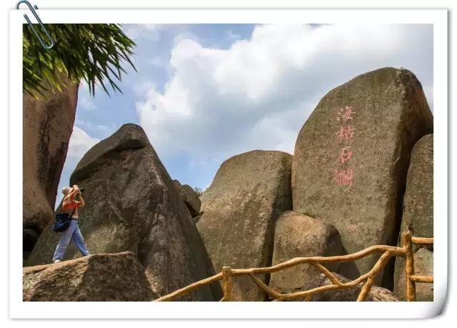 巨石山爱情玻璃栈道，跪着也要爬完