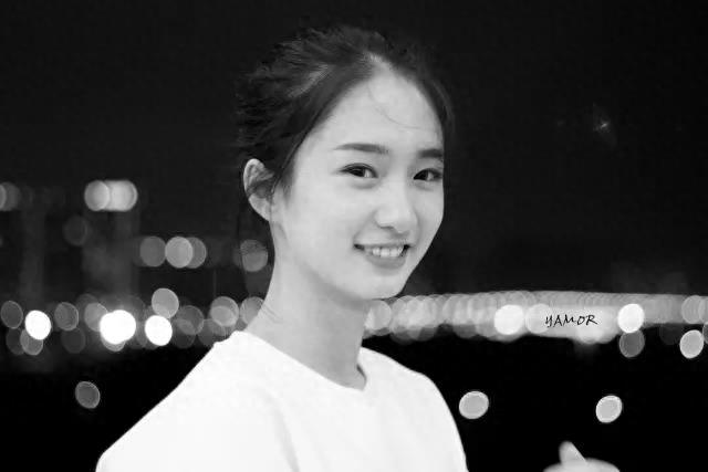 王思聪钦点女神！谭盐盐：名字有点咸，笑容有点甜