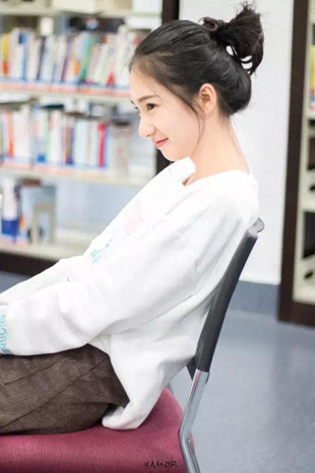 王思聪钦点女神！谭盐盐：名字有点咸，笑容有点甜