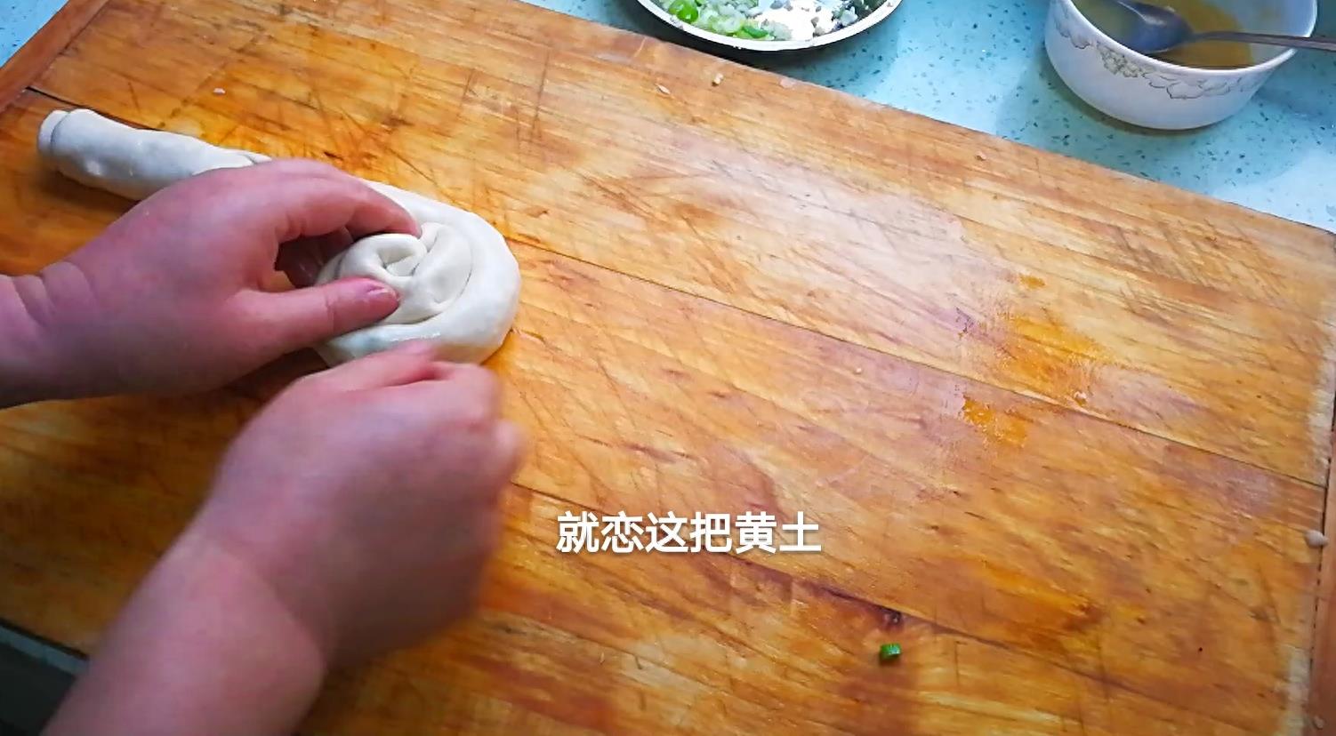 老少皆宜的香软葱花饼怎么做又好吃又简单，详细做法图解分享！