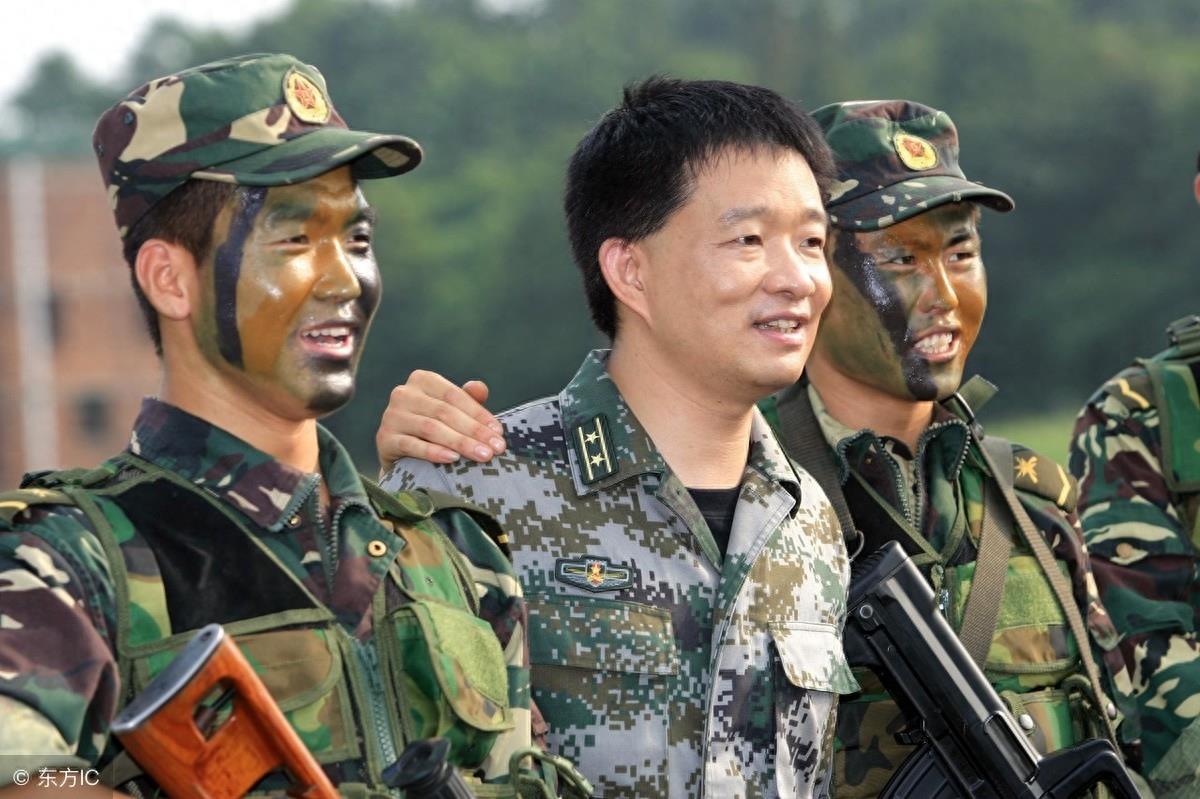 小曾，有多少人听过他的歌？当过兵的并不陌生，但你知道他全名？