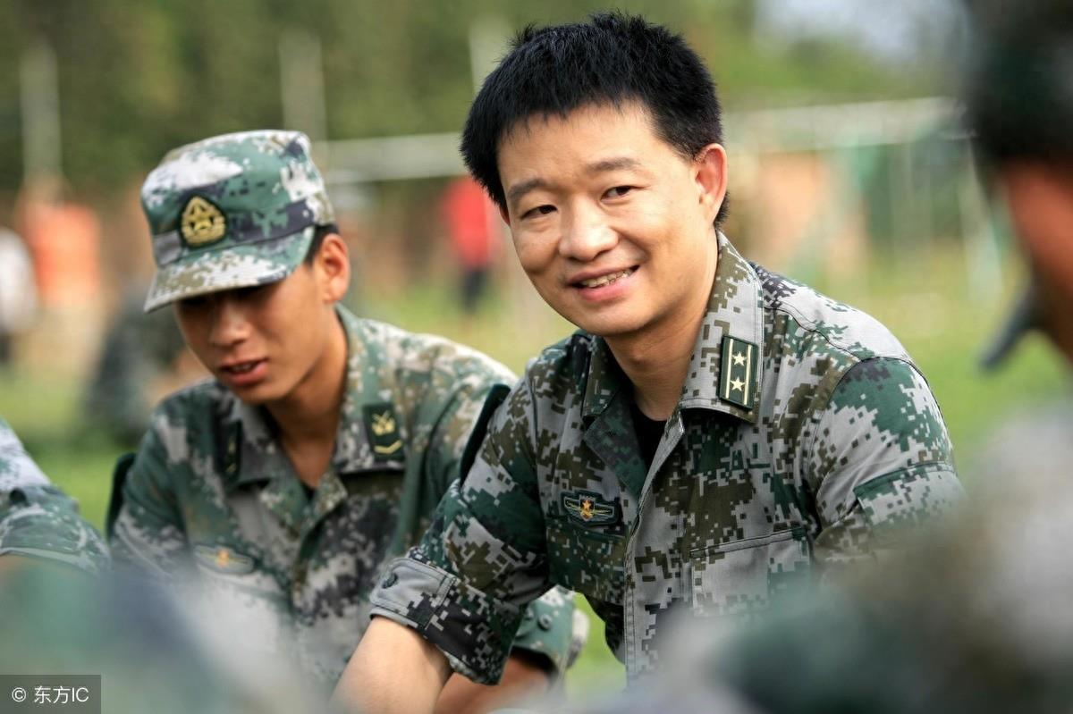 小曾，有多少人听过他的歌？当过兵的并不陌生，但你知道他全名？