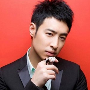 ​潘玮柏承认“目前正在恋爱中”，女友居然是她！最后一张图亮了！
