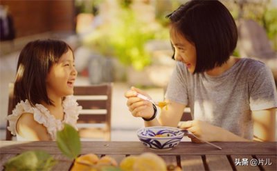 ​黄磊13岁女儿染发惹争议后，头发被剪短染回黑色