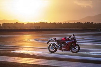 ​名车介绍：本田入门级仿赛——CBR500R，就是有点贵