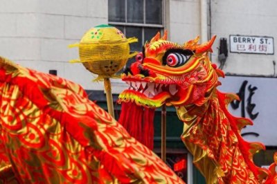 ​舞龙舞狮是中国传统文化中极具代表性的表演形式之一