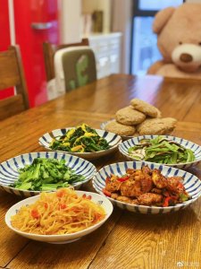 ​懒人周末必学菜「老干妈炒荷包蛋」做法贼简单！拌饭香绝了