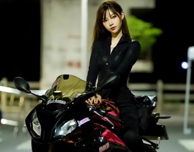 ​23岁女网红小鱼车祸身亡，生前经常违规越线，曾直言怕被销户口