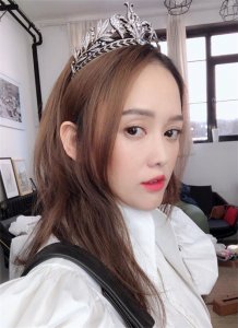 ​影视女星陈乔恩写真合集：时尚靓丽、魅力迷人