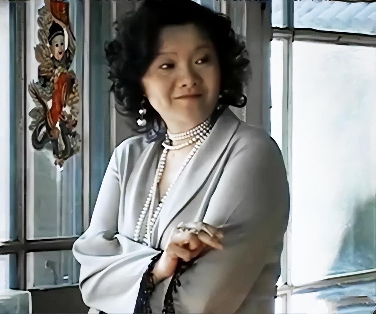 洪晃个人资料简介及家世（洪晃：结了四次婚后才发现，杨小平才是最适合我的那一个）