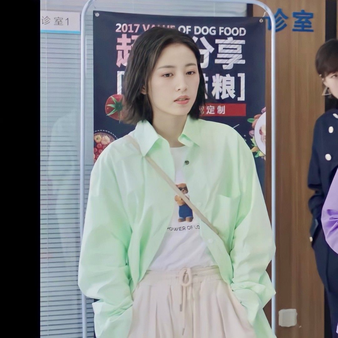 周雨彤在作品《我在他乡挺好的》里面，到底有多会穿？