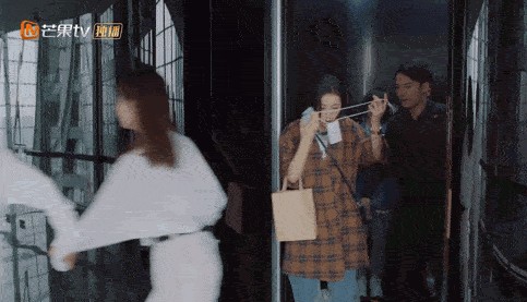 周雨彤在作品《我在他乡挺好的》里面，到底有多会穿？
