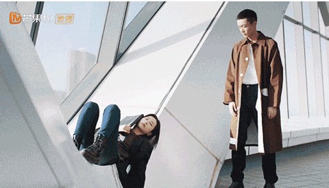 周雨彤在作品《我在他乡挺好的》里面，到底有多会穿？