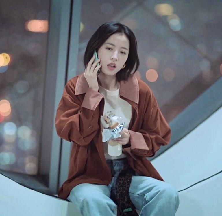 周雨彤在作品《我在他乡挺好的》里面，到底有多会穿？
