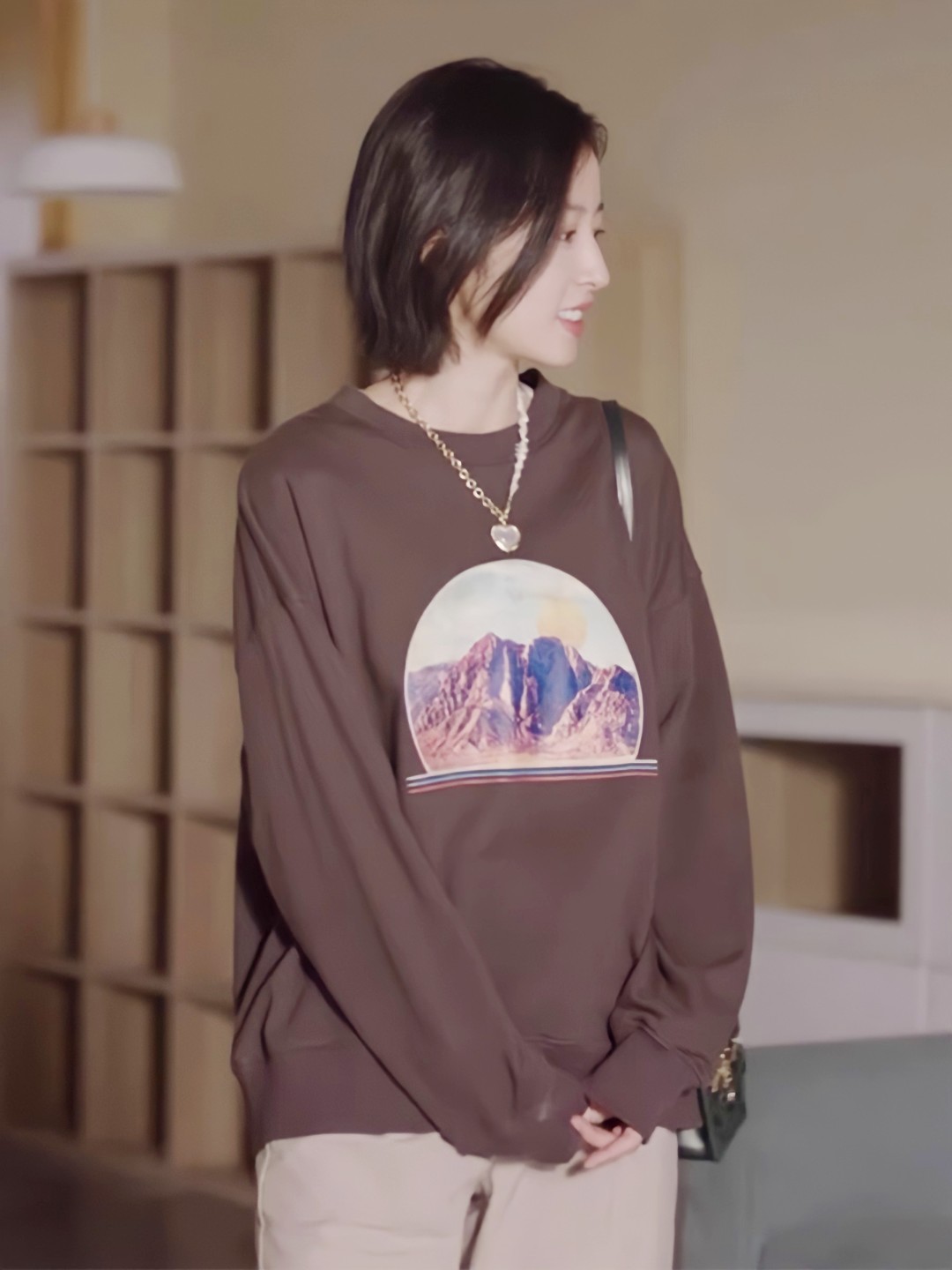 周雨彤在作品《我在他乡挺好的》里面，到底有多会穿？