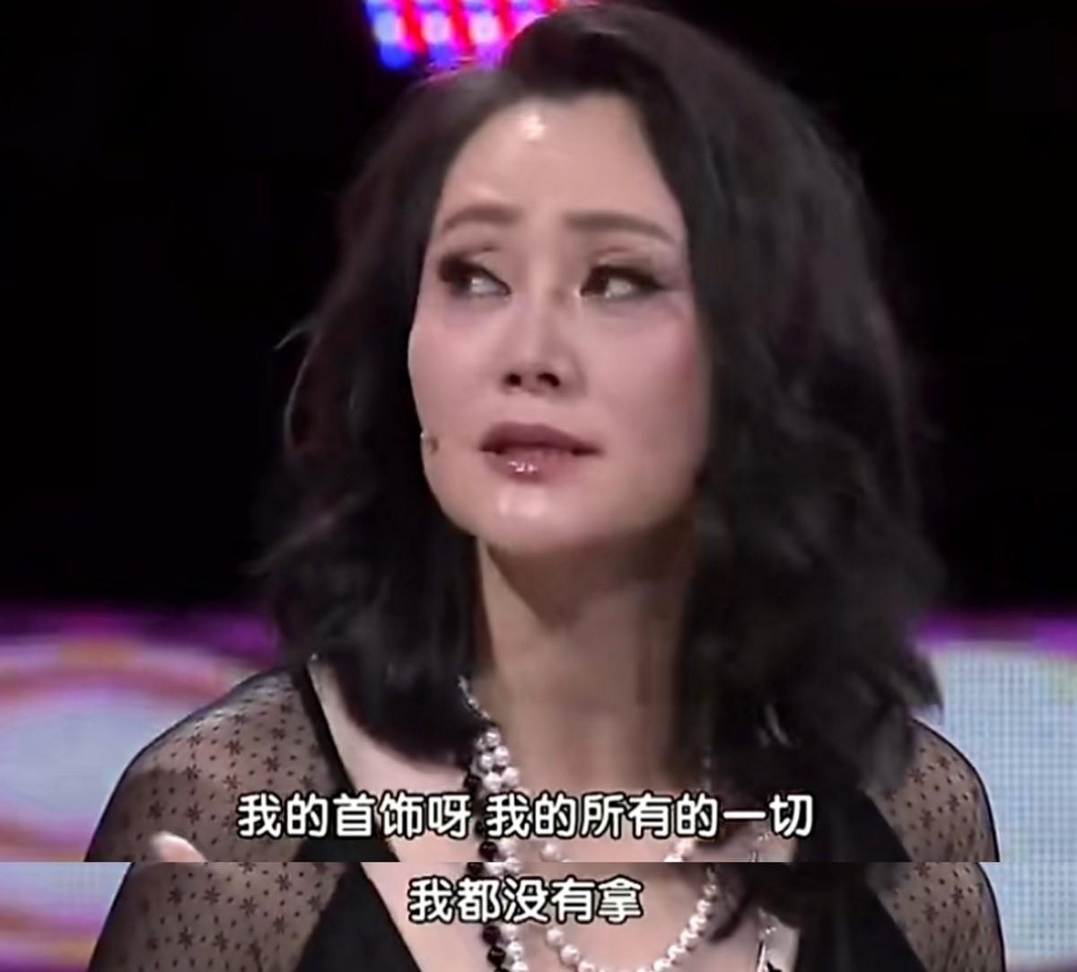 离婚时带女儿净身出户的大宋佳，如今情感状况如何了？