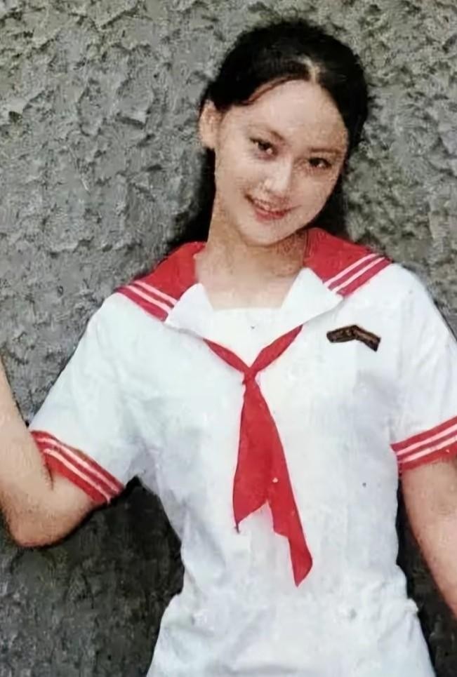 离婚时带女儿净身出户的大宋佳，如今情感状况如何了？