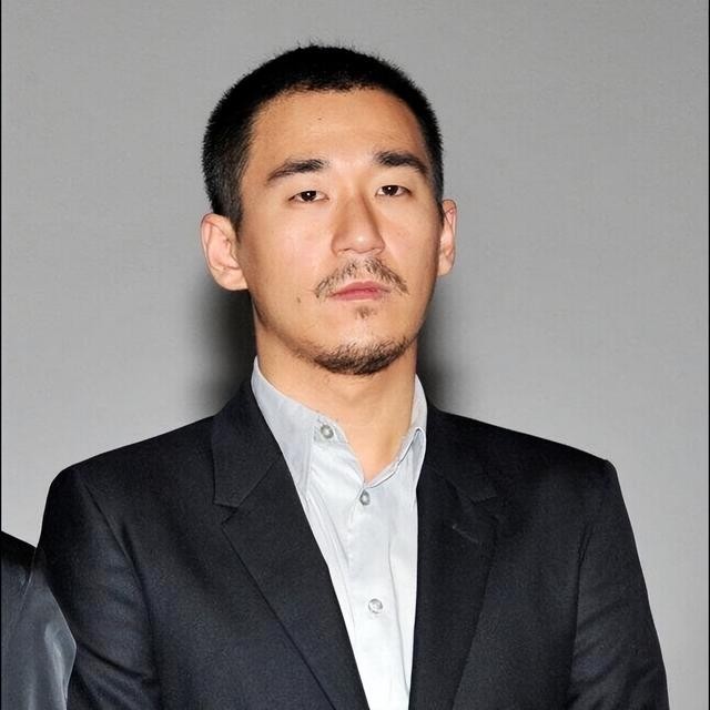 张国立的婚姻生活介绍（张国立与罗秀春离婚34年）(23)