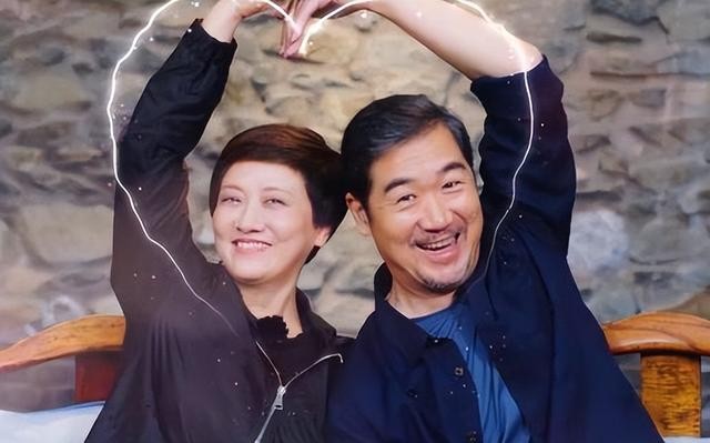 张国立的婚姻生活介绍（张国立与罗秀春离婚34年）(24)