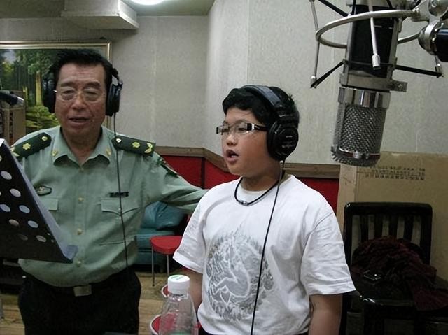 李双江儿子李天一个人简介（李双江儿子李天一）(9)