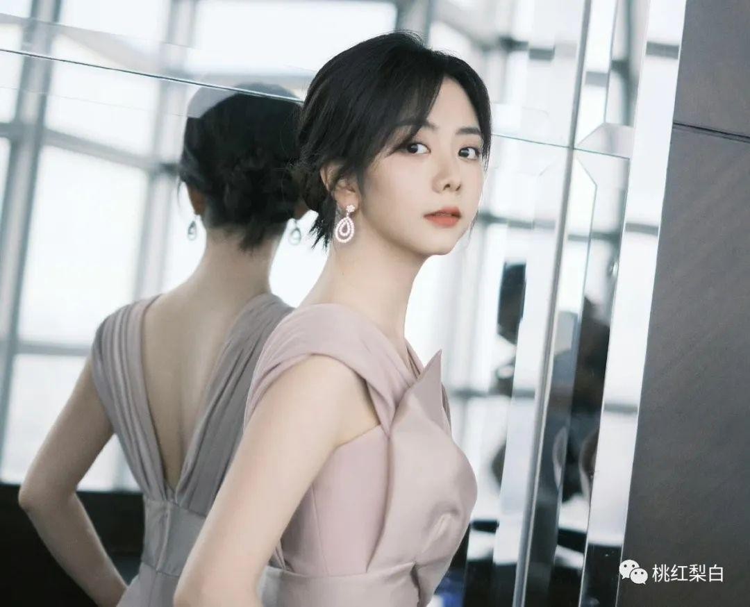 镶边女配逆袭？谭松韵是如何修炼出无敌少女感的
