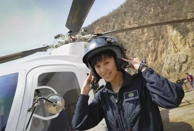 最帅女飞行员宋寅 最漂亮女飞行员宋寅结婚了吗