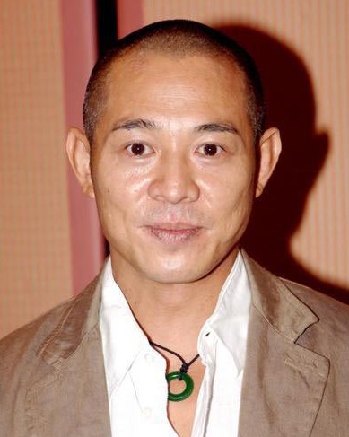 被李连杰抛弃的56岁黄秋燕近照，分手时净身出户，如今仍为前夫说好话