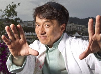 ​被李连杰抛弃的56岁黄秋燕近照，分手时净身出户，如今仍为前夫说好话