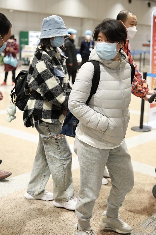 小沈阳离婚小三照片对比 