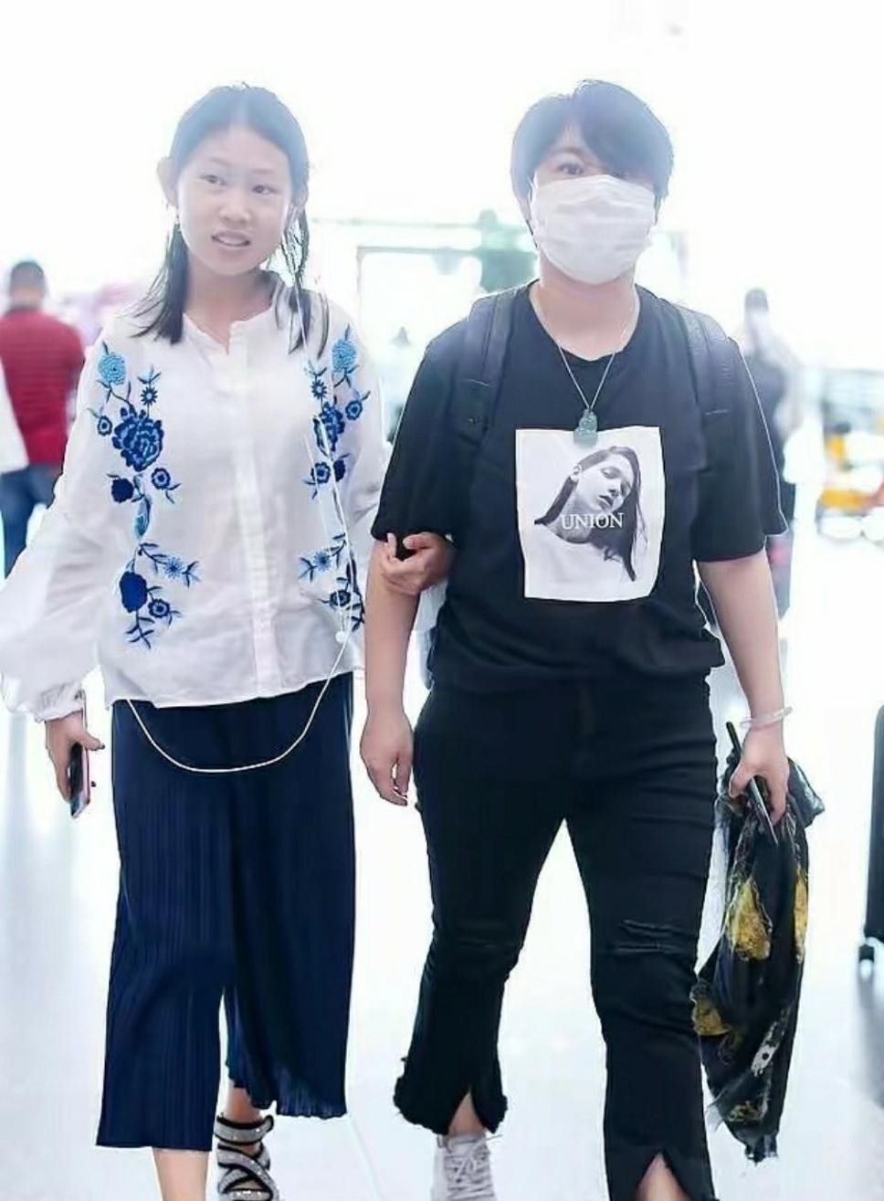 小沈阳离婚小三照片对比 