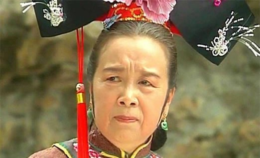 容嬷嬷扮演者李明启生活现状如何
