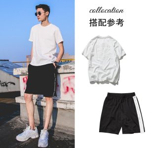 ​夏日很火的5套简约风白T恤穿搭参考，清新又阳光，值得收藏