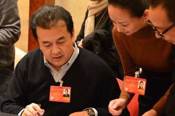 黄宏因什么被抓 被批捕真的吗没有进去已经万幸了