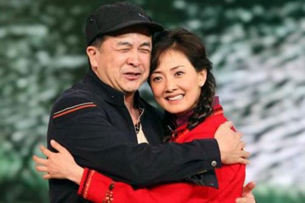 黄宏因什么被抓 被批捕真的吗没有进去已经万幸了