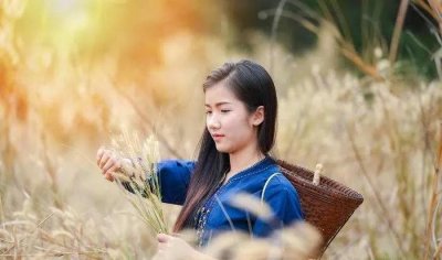 ​男友抛弃我选择了前妻（20岁的我被30岁男友抛弃）
