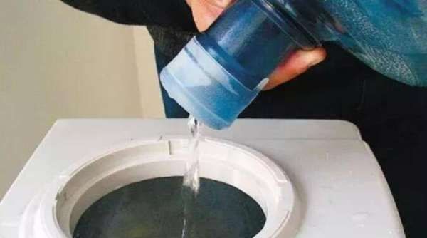 饮水机怎么清洗内胆,饮水机内胆的清洗技巧与方法有哪些视频图4