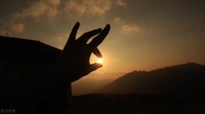 ​恋爱觉得累就是不适合，和一个错的人谈恋爱