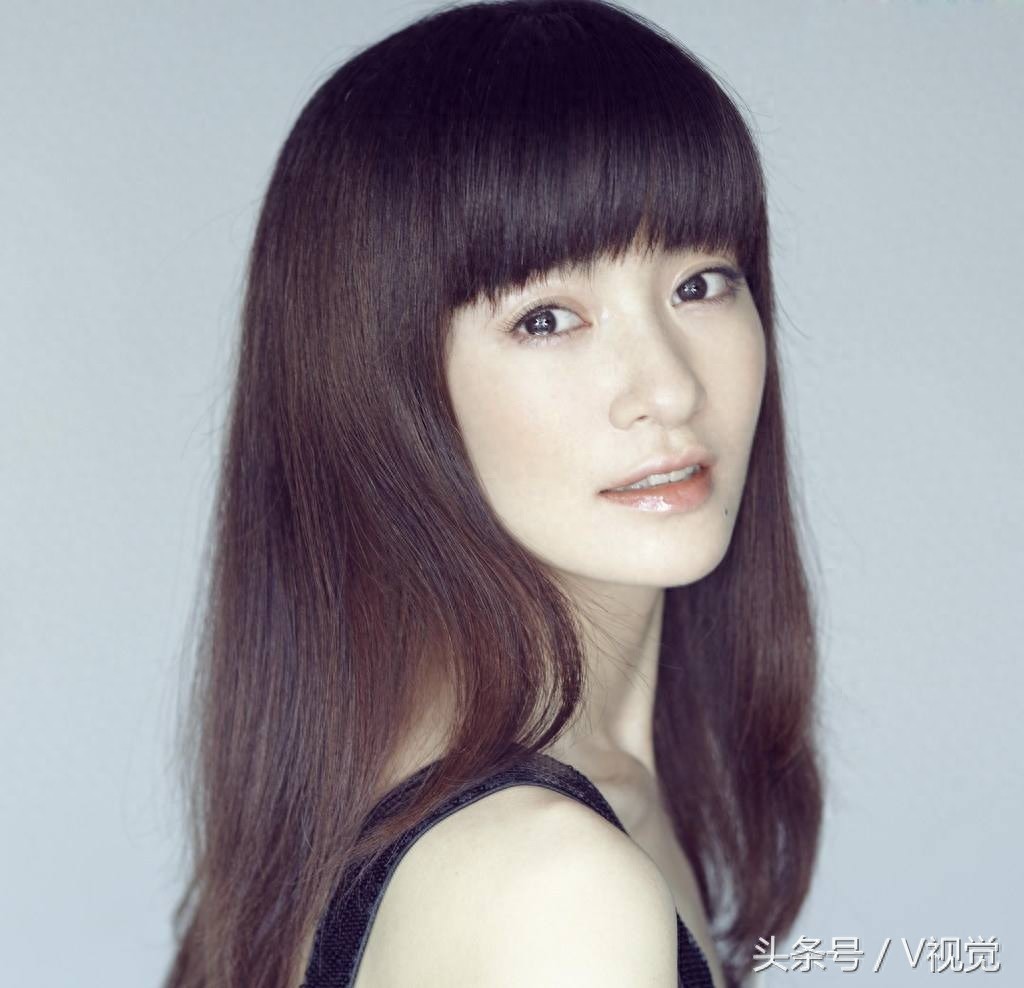 李晟主演古装剧《新还珠格格》《倾城绝恋》《班淑传奇》《幻城》