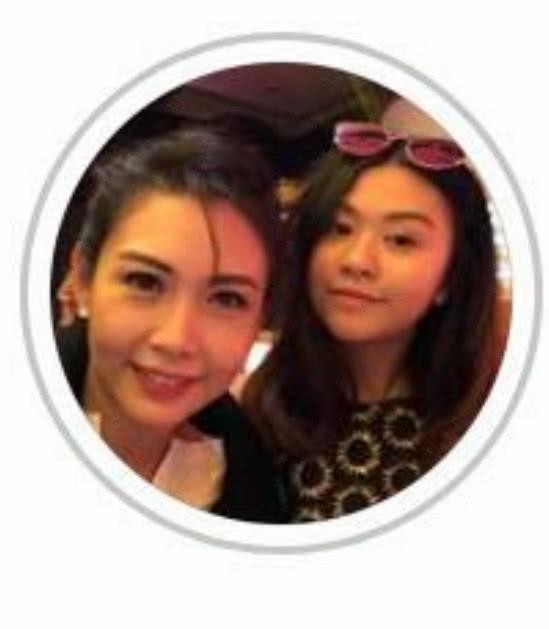 邱淑贞二女儿沈日近照曝光 与姐姐沈月风格大不同