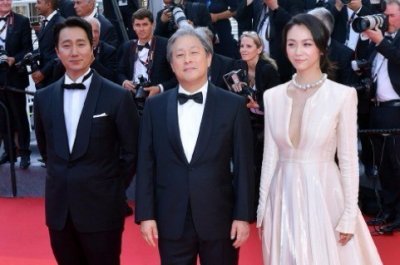​汤唯这是在全球电影节刷脸吧 各路电影奖都刷一遍