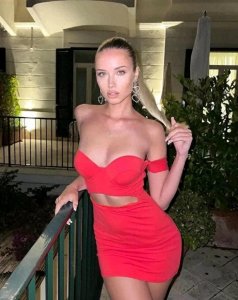 ​俄罗斯名模Polina Malinovskaya，身材妙曼，凹凸有致给人诱惑无限