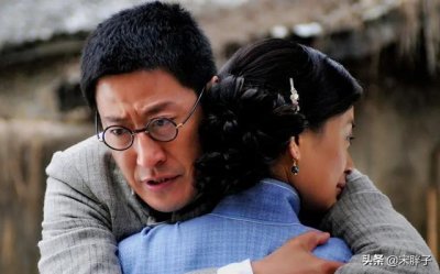 ​《血色浪漫》里的秦岭，演技好、气质佳，如今却沦陷在抗日神剧里