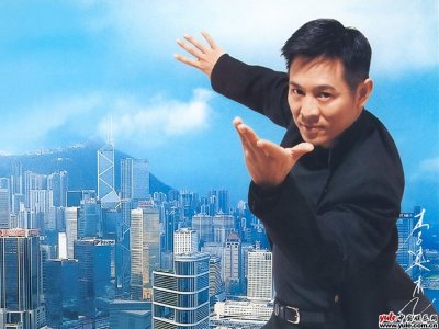 ​一代功夫巨星李连杰面临瘫痪，还我一个真相？